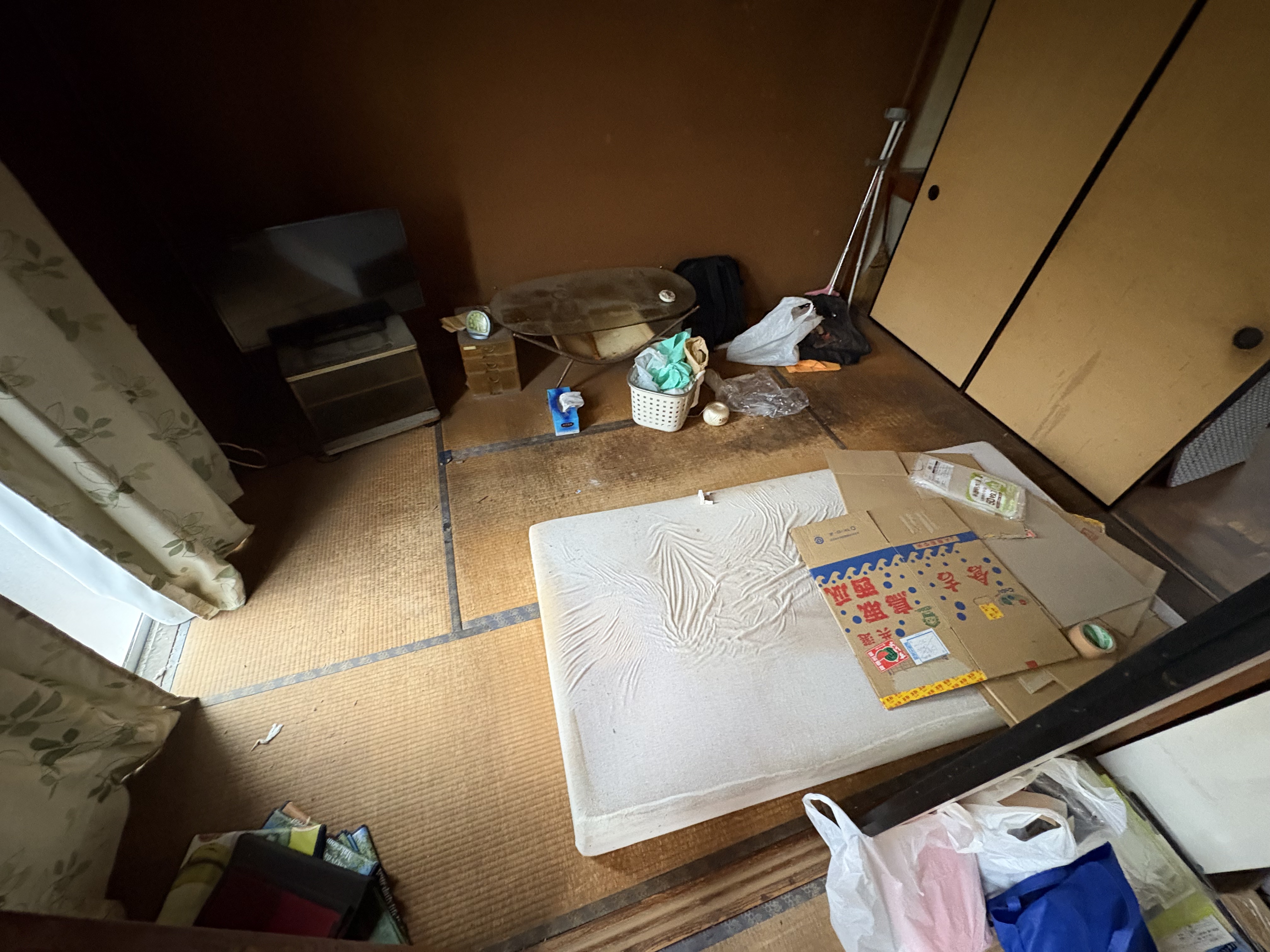 片付け前の和室の状況